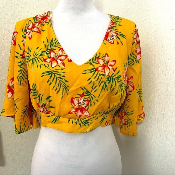IRIS Women’s Large Hi-Low Skort Set with V-Neck Tie Crop Blouse Yellow Floral - Picture 2 of 16